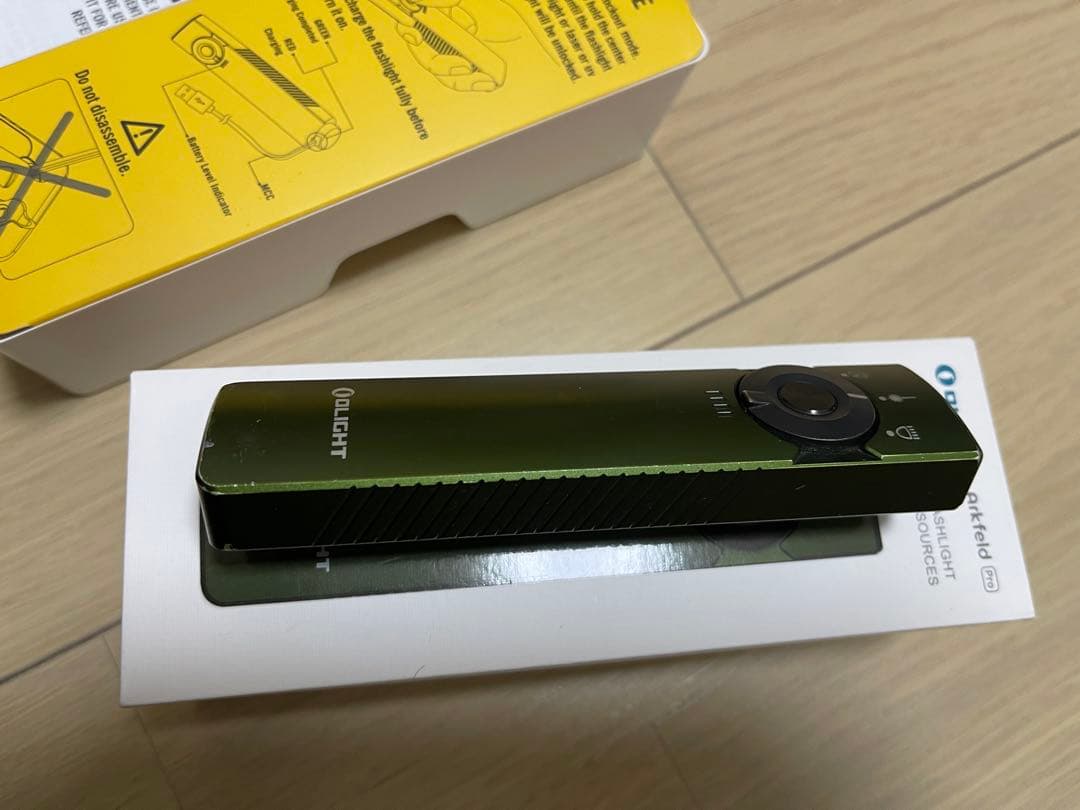 Olight Arkfeld pro LEDライト、レーザー、UVライト