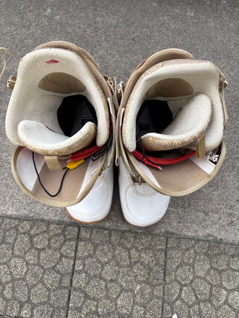 Burtonバートン スノーボードブーツ アイオンionホワイト/ベージュ