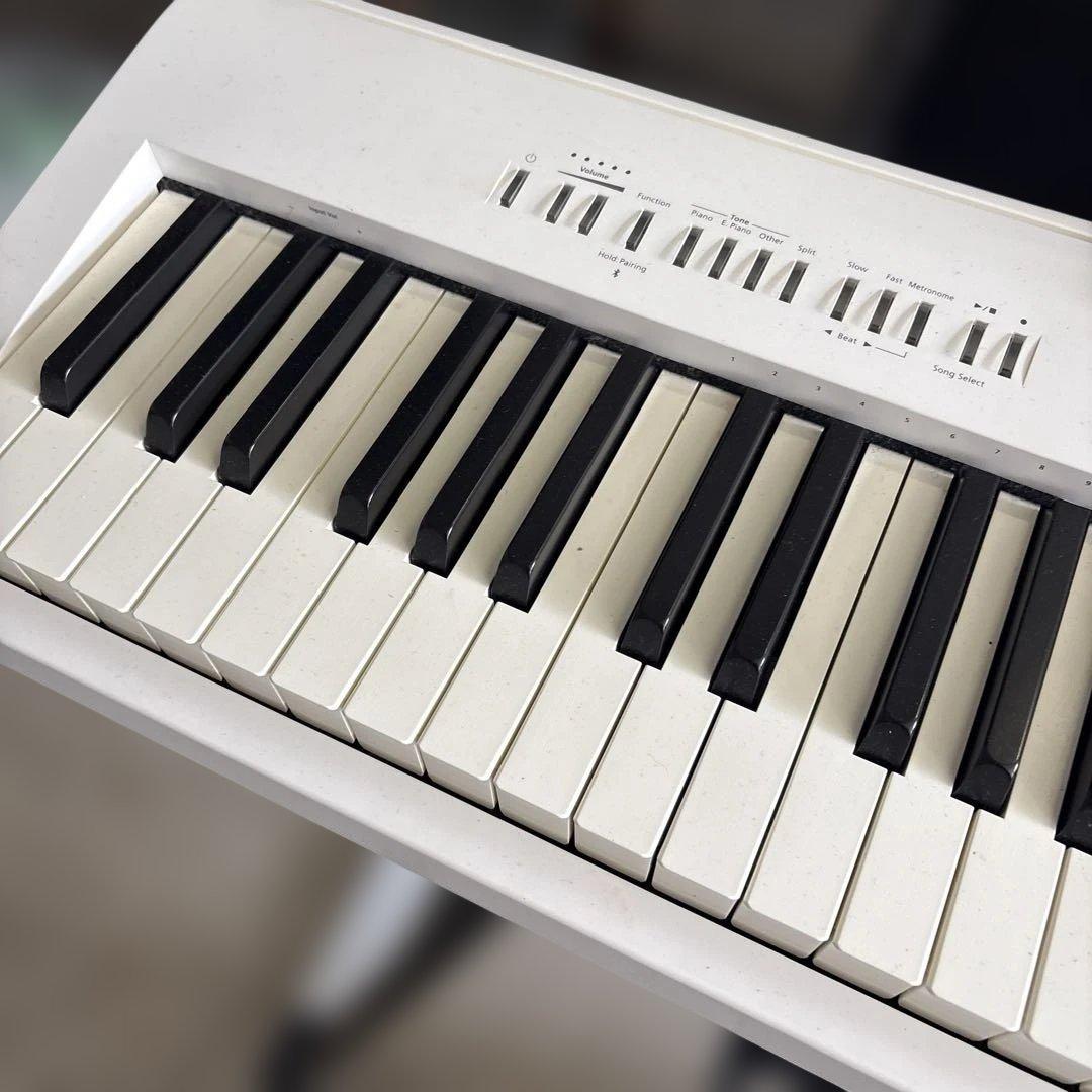 美品　Roland FP-30X ホワイトデジタルピアノ