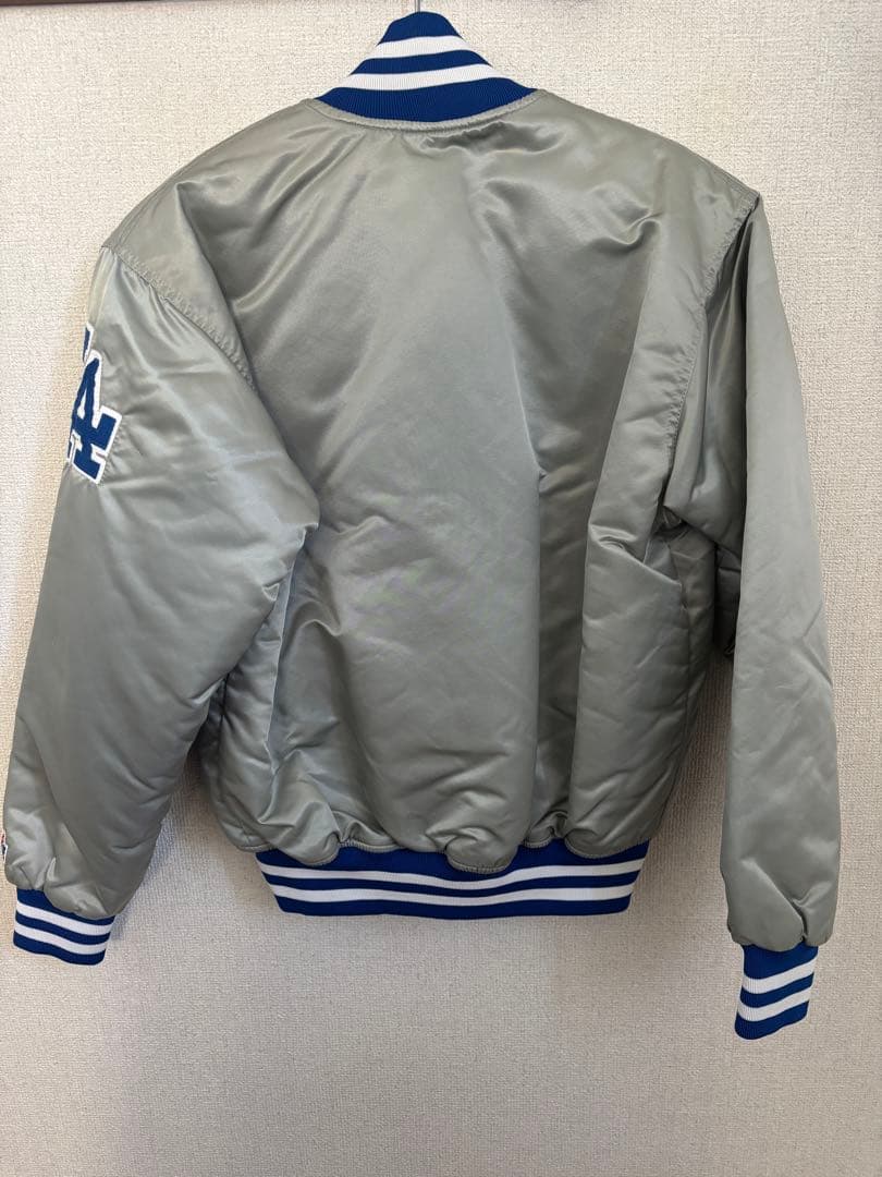 レオン Dodgers サテンジャケット シルバー