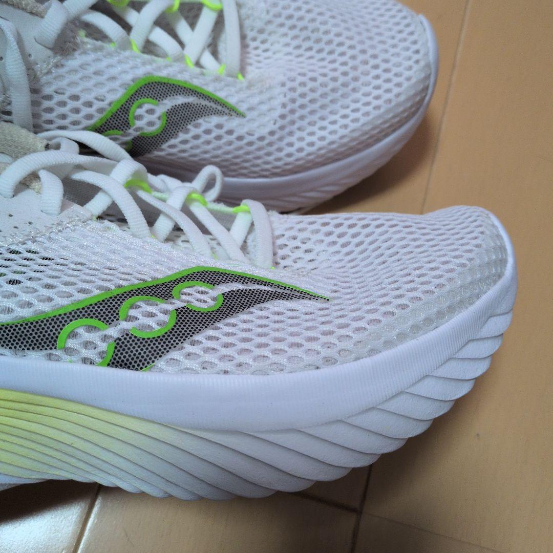 サッカニー キンバラ14 新品 ウィメンズ25.5 マラソン ランニング