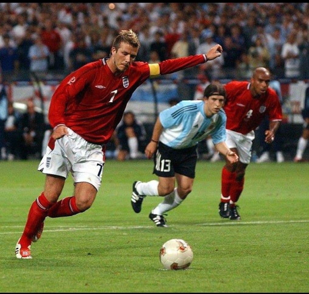 イングランド代表　サッカーシャツリバーシブル・ショーツセット