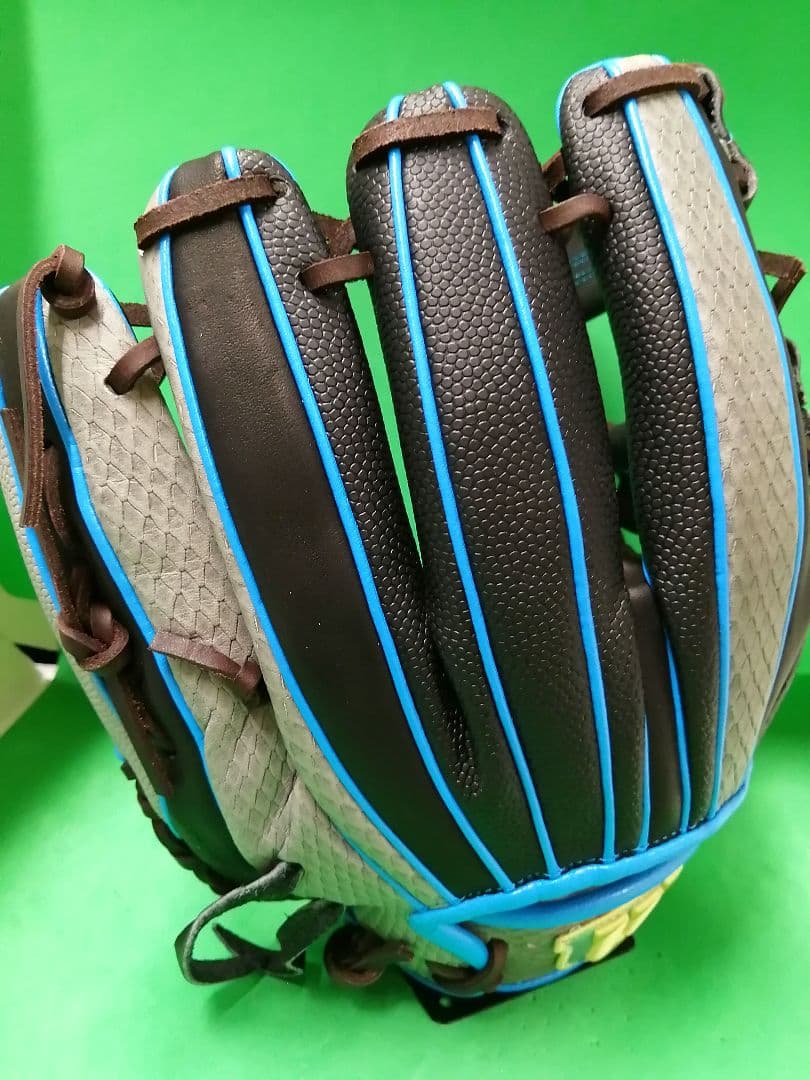 17.Wilsonワナビー軟式グラブ