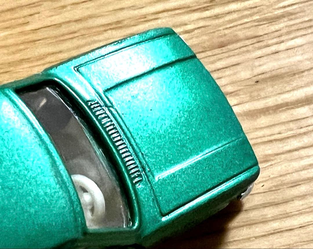 トミカ 黒箱 14 日産ローレル2000GX 日本製 色指定箱