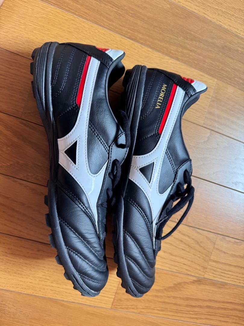 Mizuno Morelia サッカーシューズ ブラック/グレー/レッド