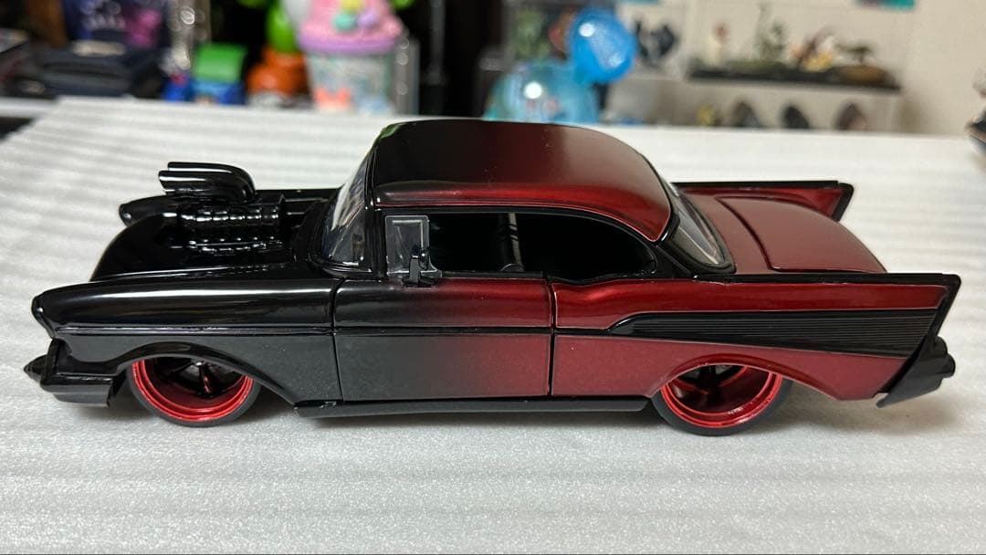 早い者勝ち！美品！1957年型キャデラックとCHEVROLET　BEL　AIR