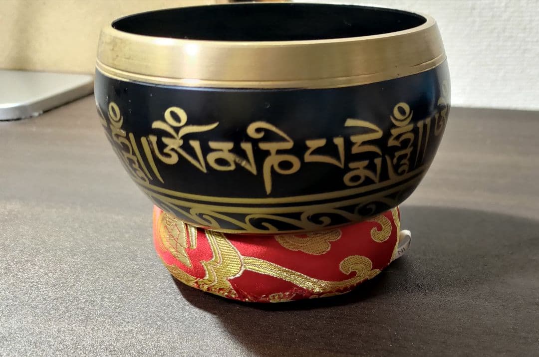 【昨年10月片山　鶴子さんのお店にて購入】　シンギングボウルセット