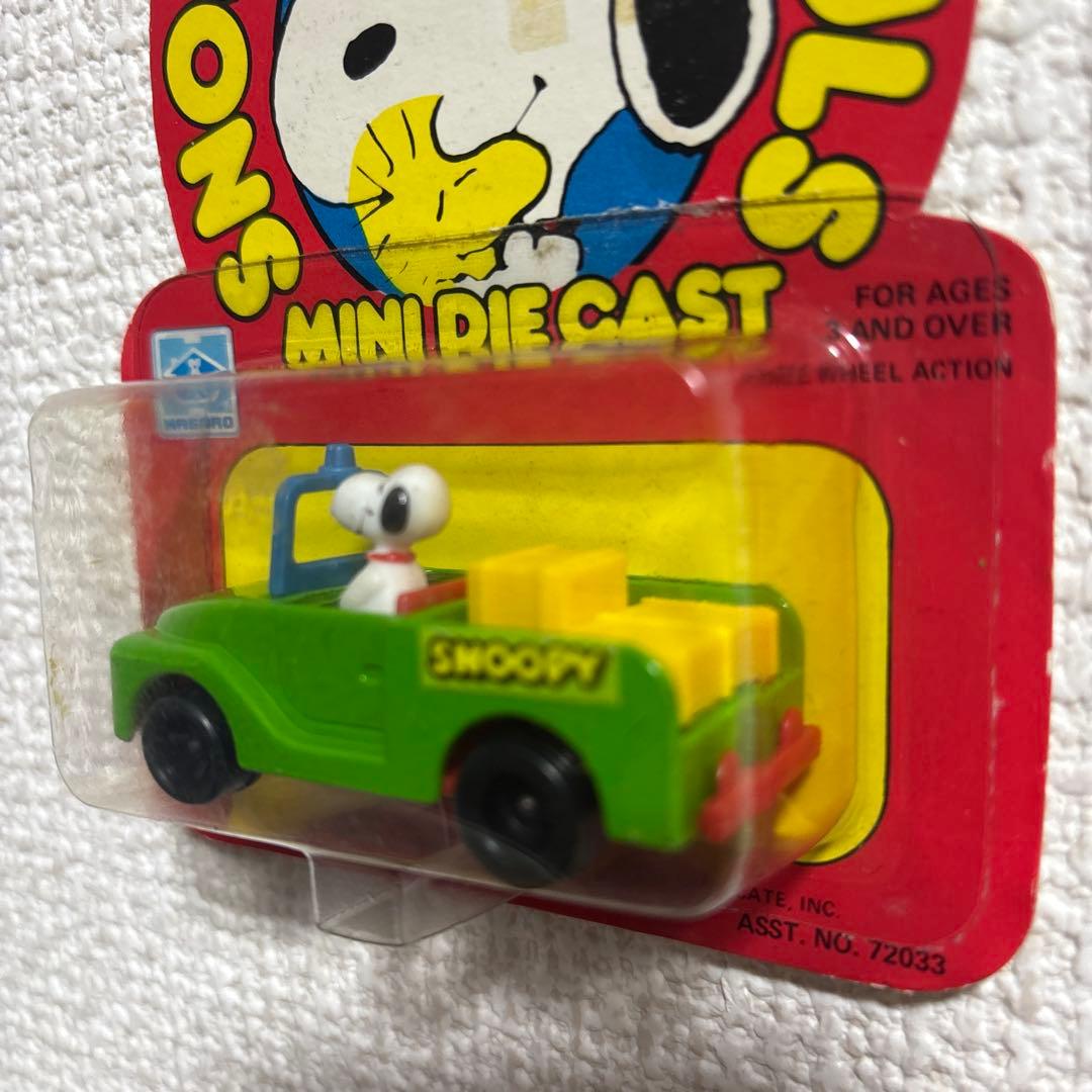 SNOOPY HANDFULS MINI DIE CAST ミニカー
