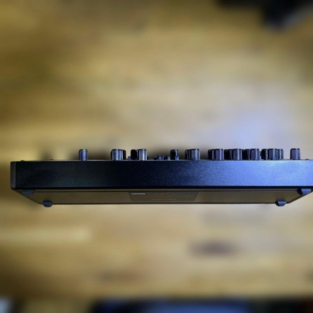 鍵盤楽器 behringer PRO-800