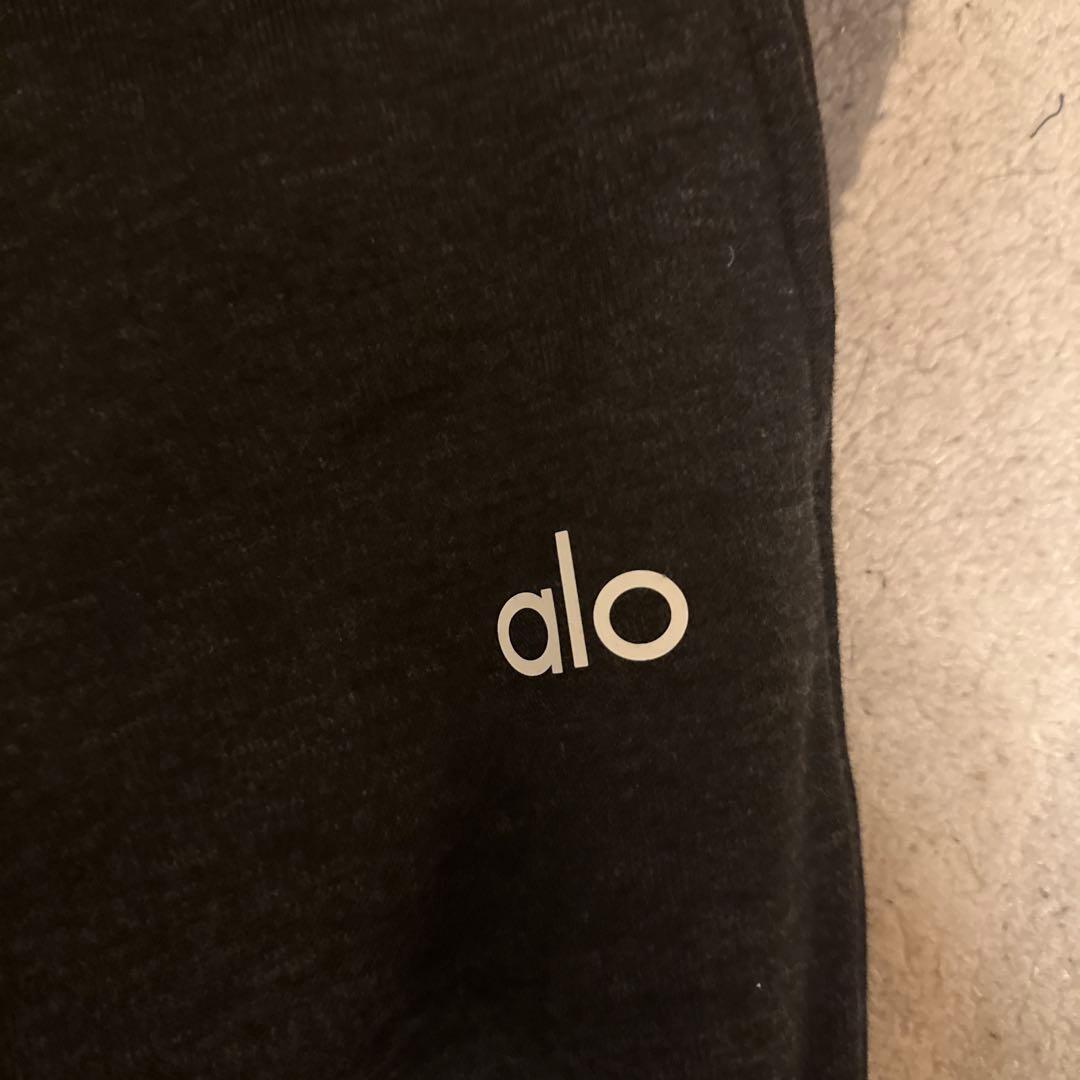 alo yoga スウェット黒