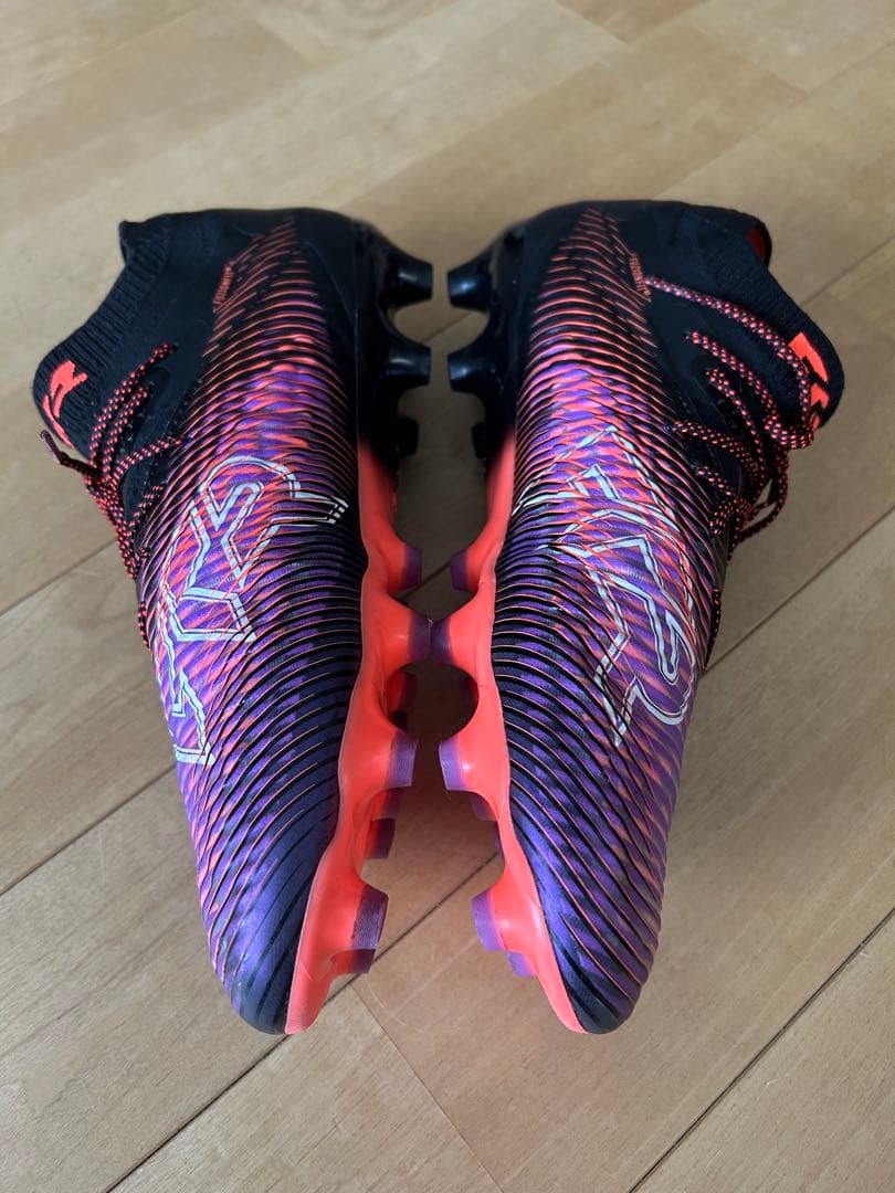 Pumaサッカースパイク★フューチャー 8 アルティメット HG/AG★27cm