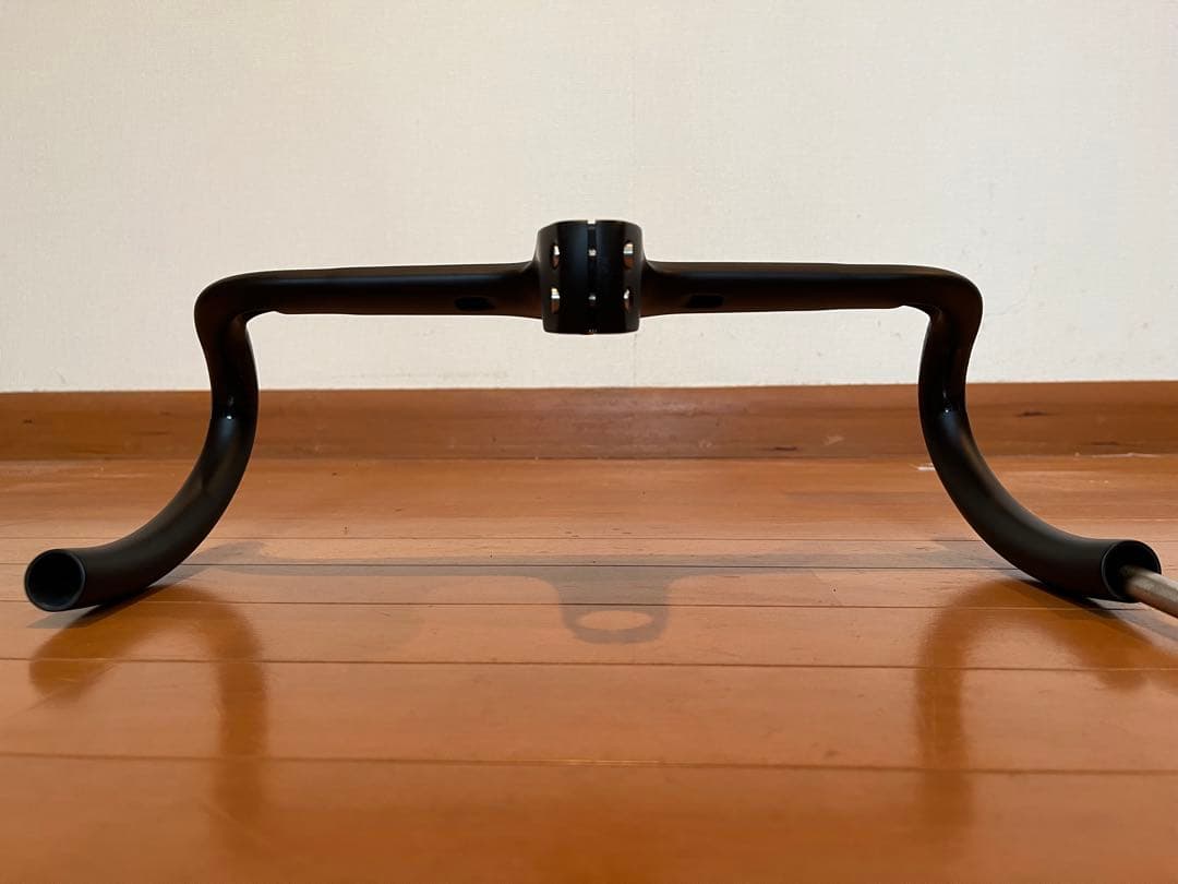 ロードバイク　一体型　カーボン　エアロ　ドロップハンドル 380-90mm