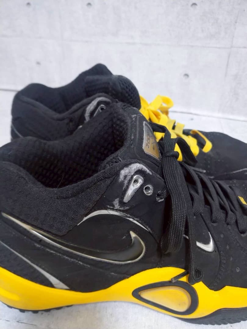 NIKE　ナイキ スニーカー ブラック×イエロー 28　メンズ　スポーツ
