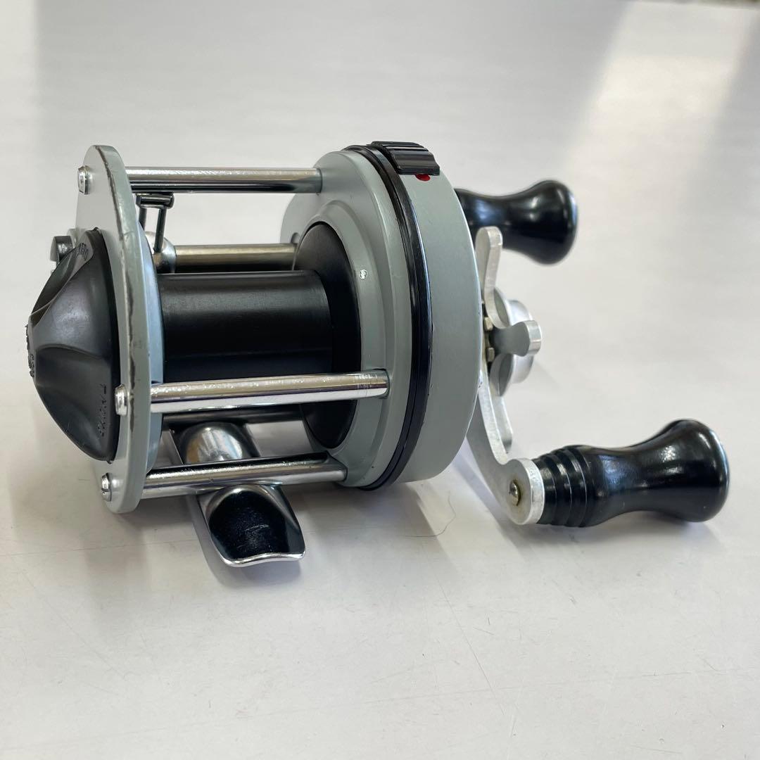 リール PFLUEGER SUPREME 511