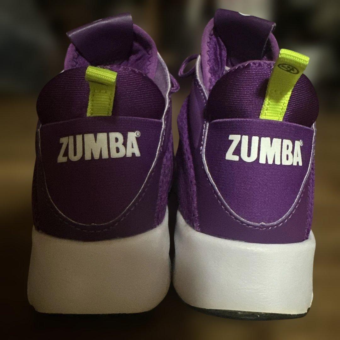 正規品　ZUMBAシューズ 　　　　　　24センチ