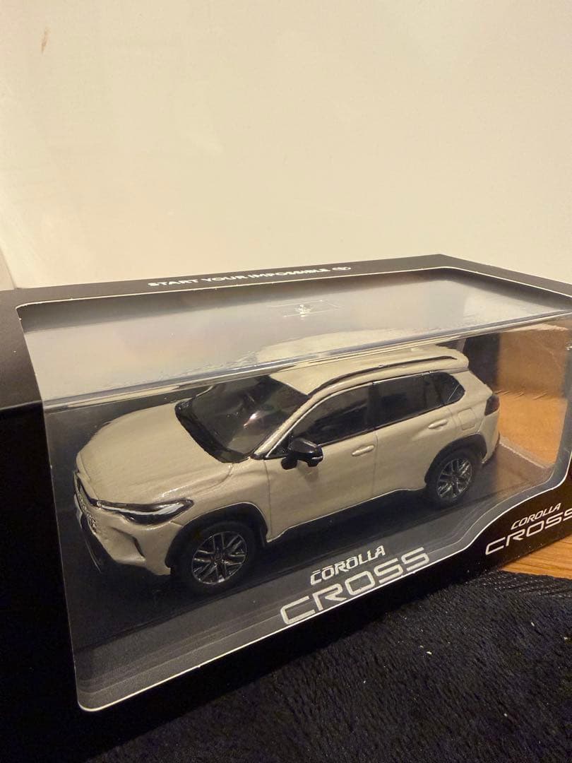 【非売品】トヨタ 新型カローラクロス クリアベージュメタリック 1/30