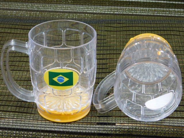 ★最終価格★ブラジル国旗ビール用光るコップ ＆コリンチャンスプラスチックコップ