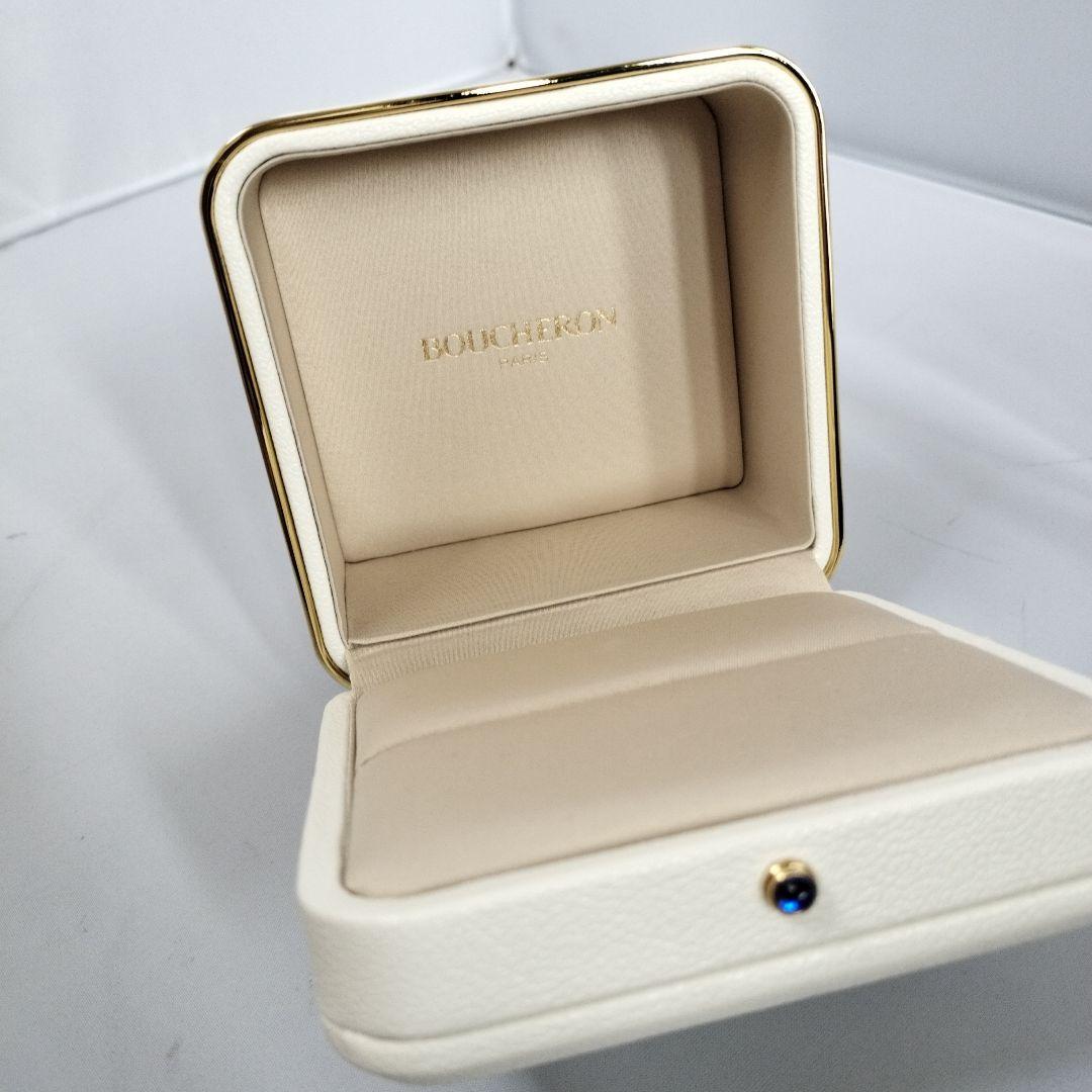 Boucheron ホワイトレザー アクセサリー　リングケース