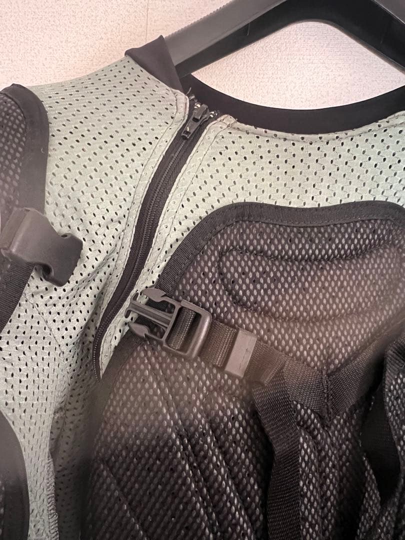 Dainese プロテクター メッシュ＋膝プロテクター付き