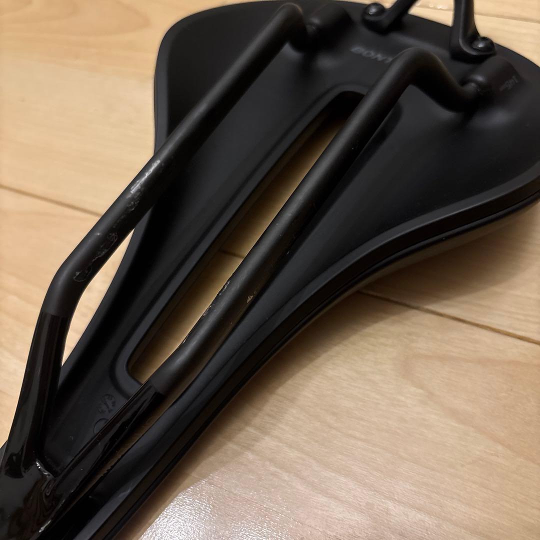 タ*コ様 Bontrager カーボンサドル verse pro 145mm