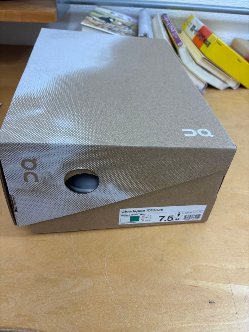 新品未使用On Cloudspike 10000m