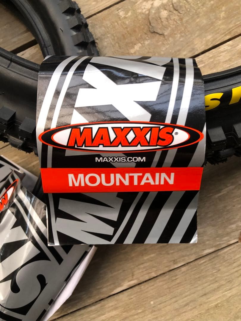 MAXXIS MINION DHF 20x2.40 タイヤ
