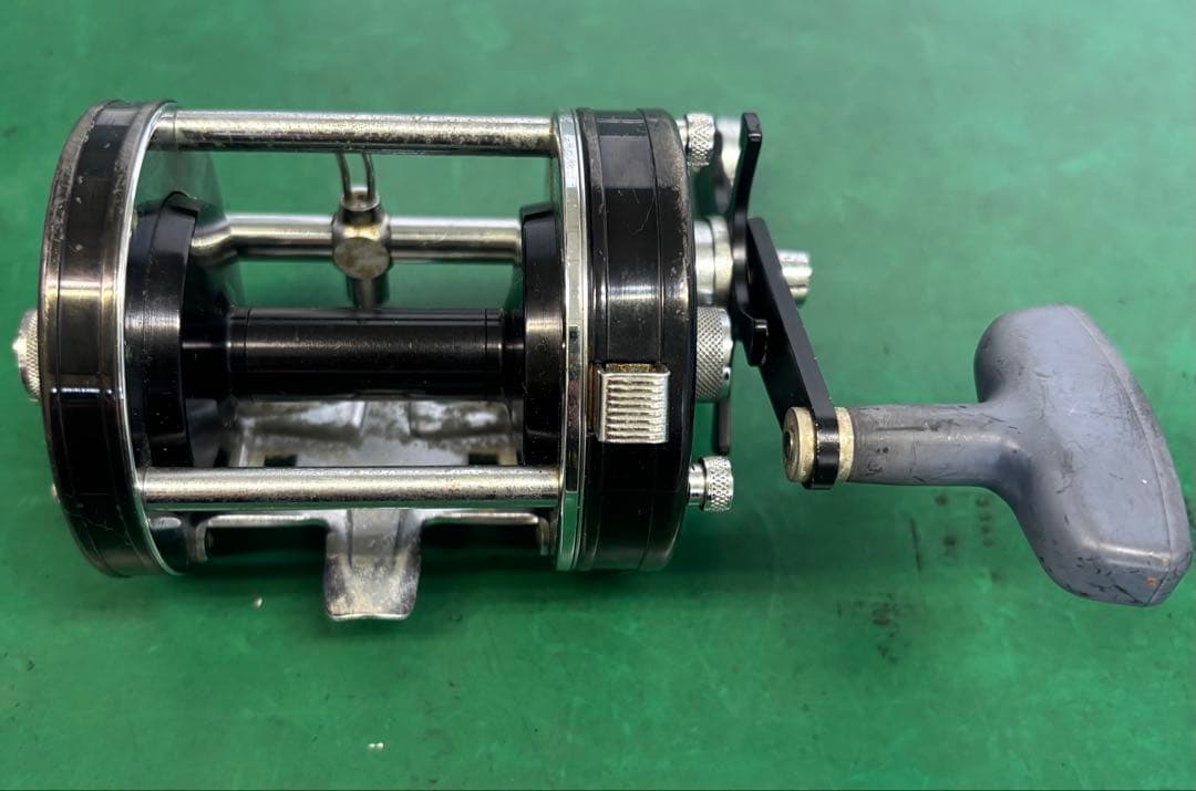 ABU Ambassadeur 7000C 両軸リール