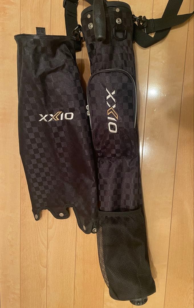 XXIO ゴルフ　スタンドバッグ ブラックチェックサブバッグ　美品