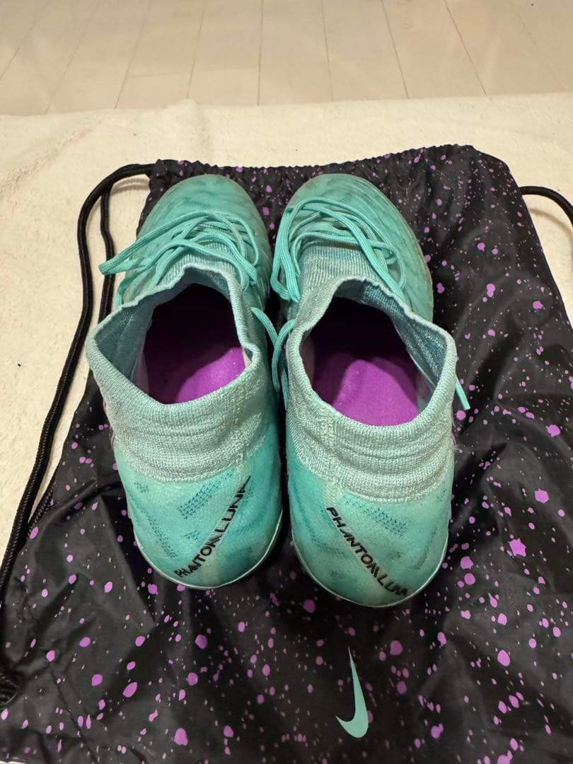 Nike Phantom Luna サッカーシューズ
