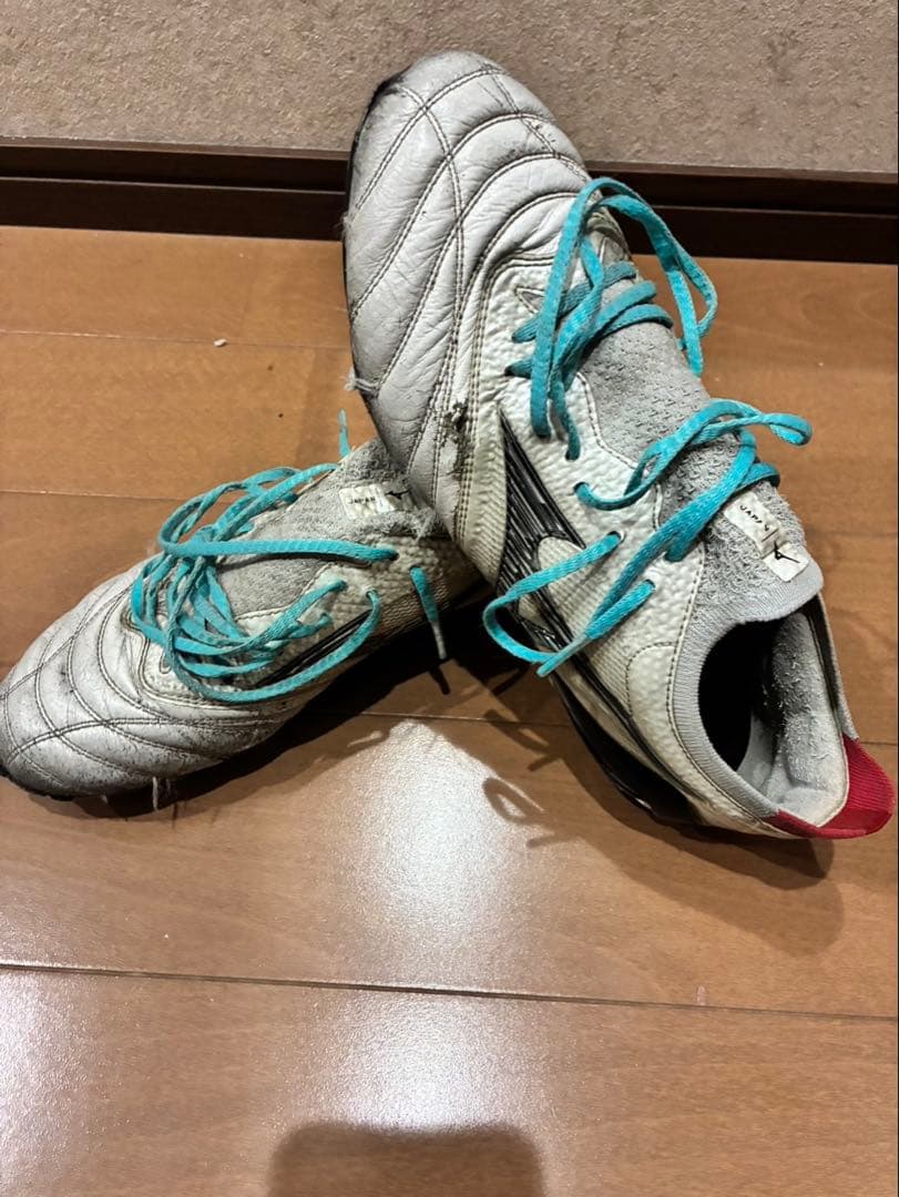 Mizuno サッカースパイク ホワイト/レッド/ブラック