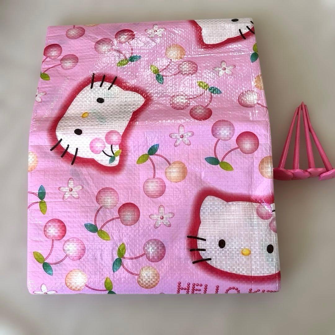 レトロ‼️レジャーシートハローキティ ピンクデザイン 大きめアイテム さくらんぼ