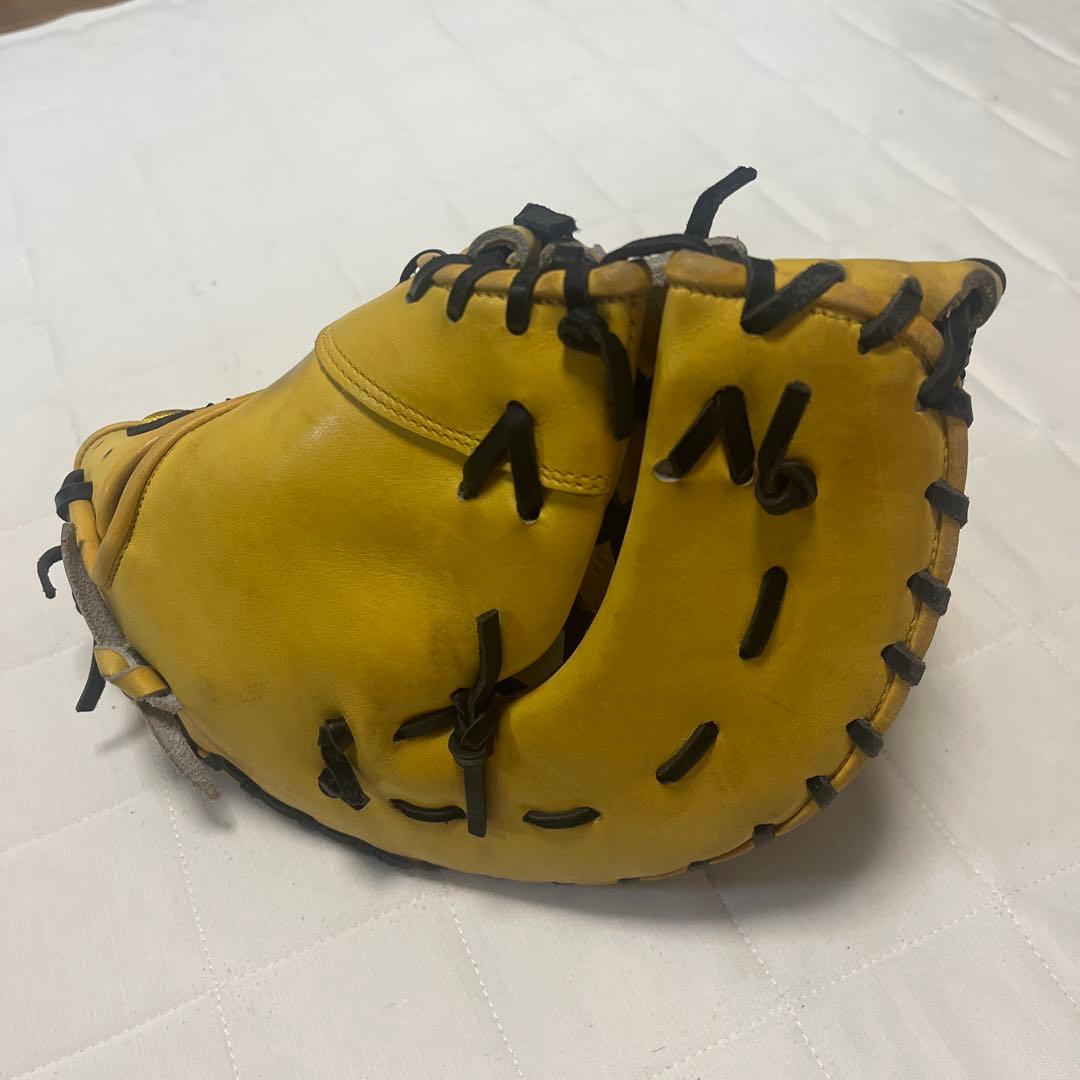 イエロー 硬式ファースト用グローブ　左利き用