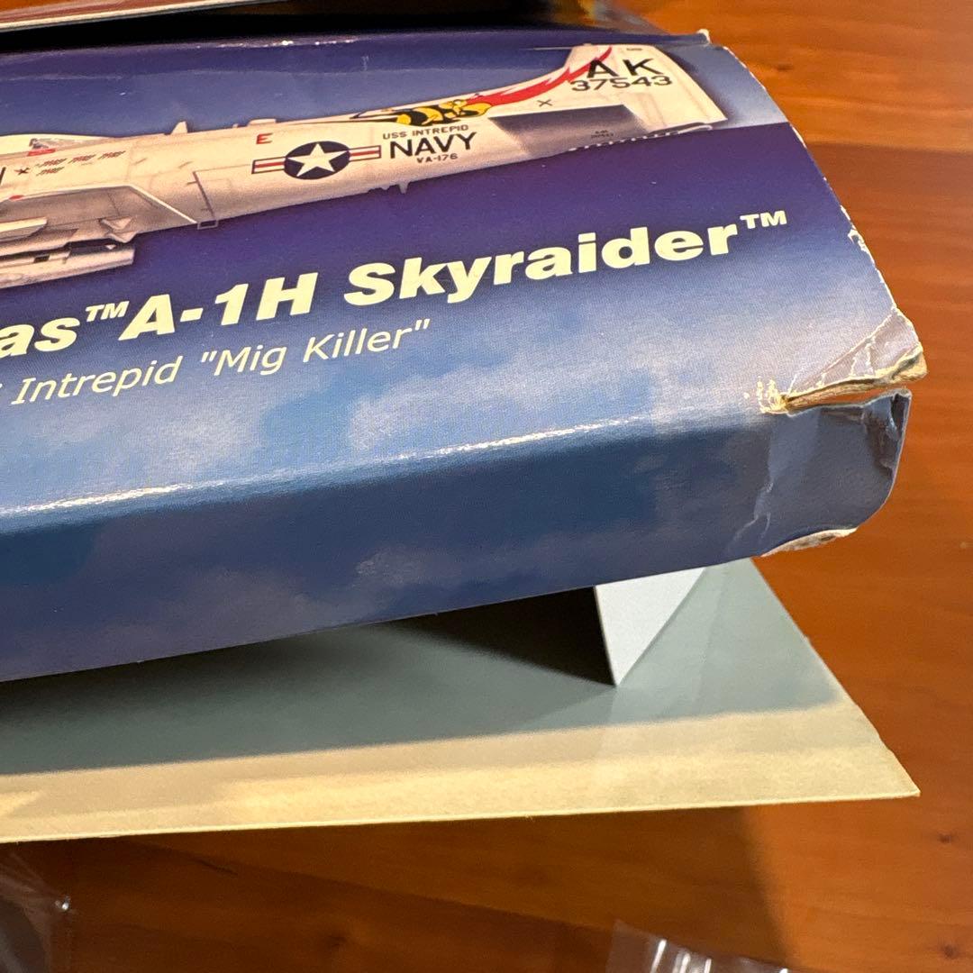 ホビーマスター　Douglas A-1H Skyraider 1/72