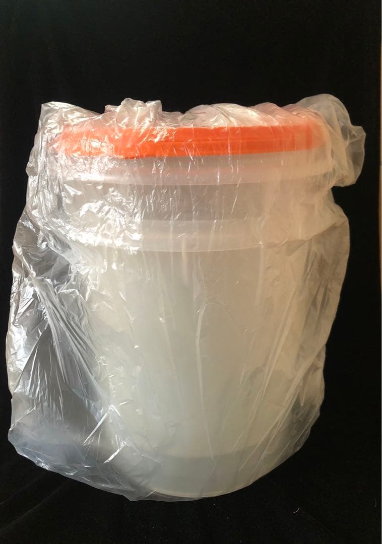 新品★ Tupperware マキシクイーンデコレーター & ジャイアント2個