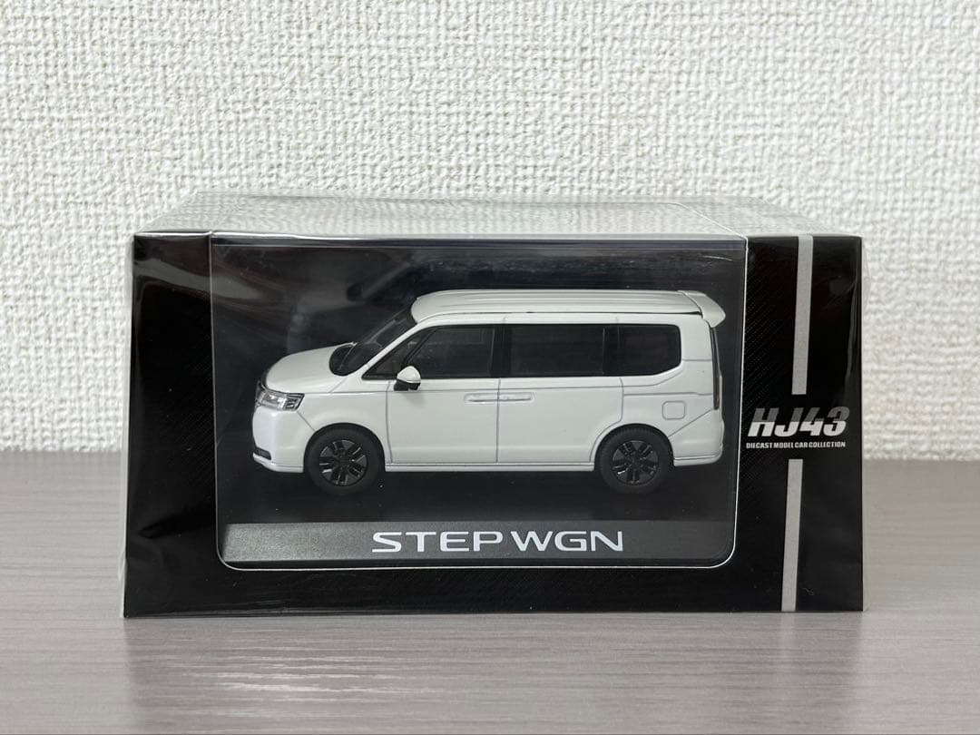 HONDA ステップワゴン e:HEV 1/43 プラチナホワイト ミニカー