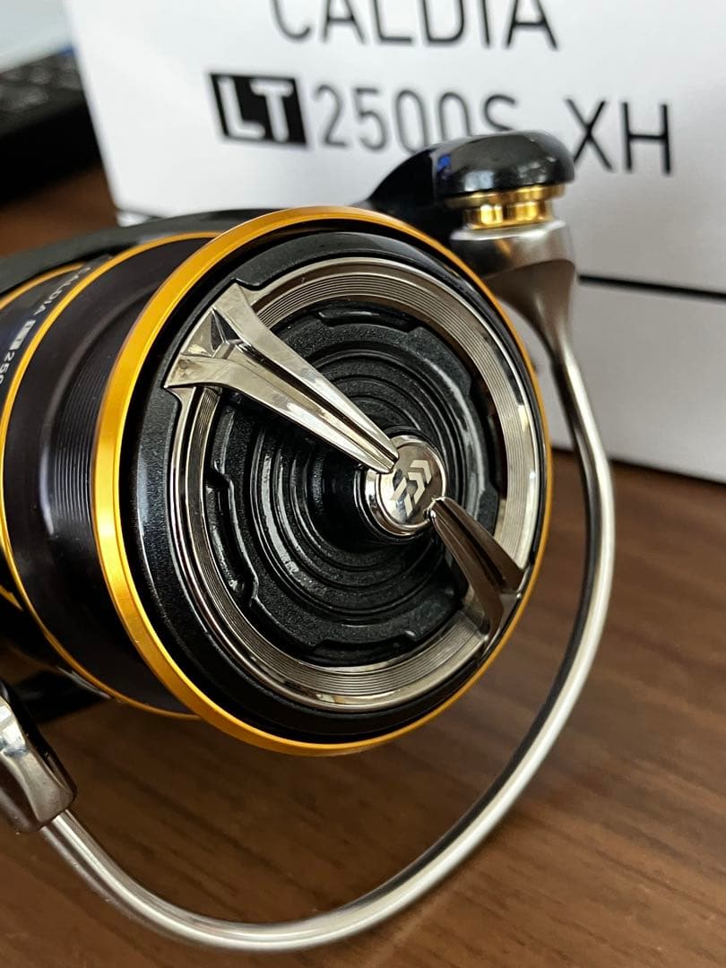 Daiwa LT2500-XH スピニングリール海釣り軽量LT ライトゲーム