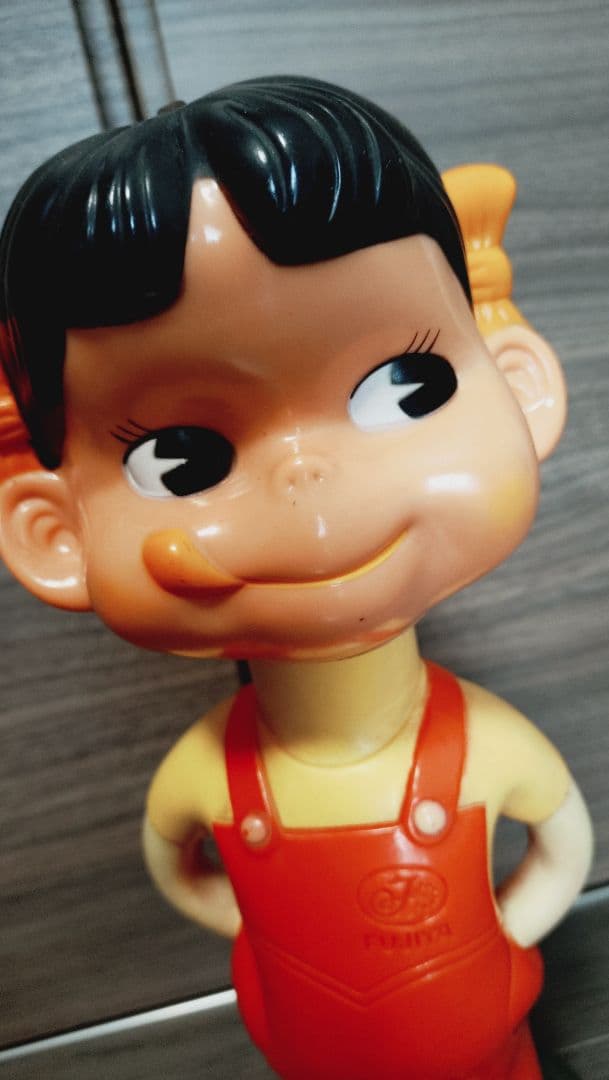 ペコちゃん首振りフィギュア　約30cm