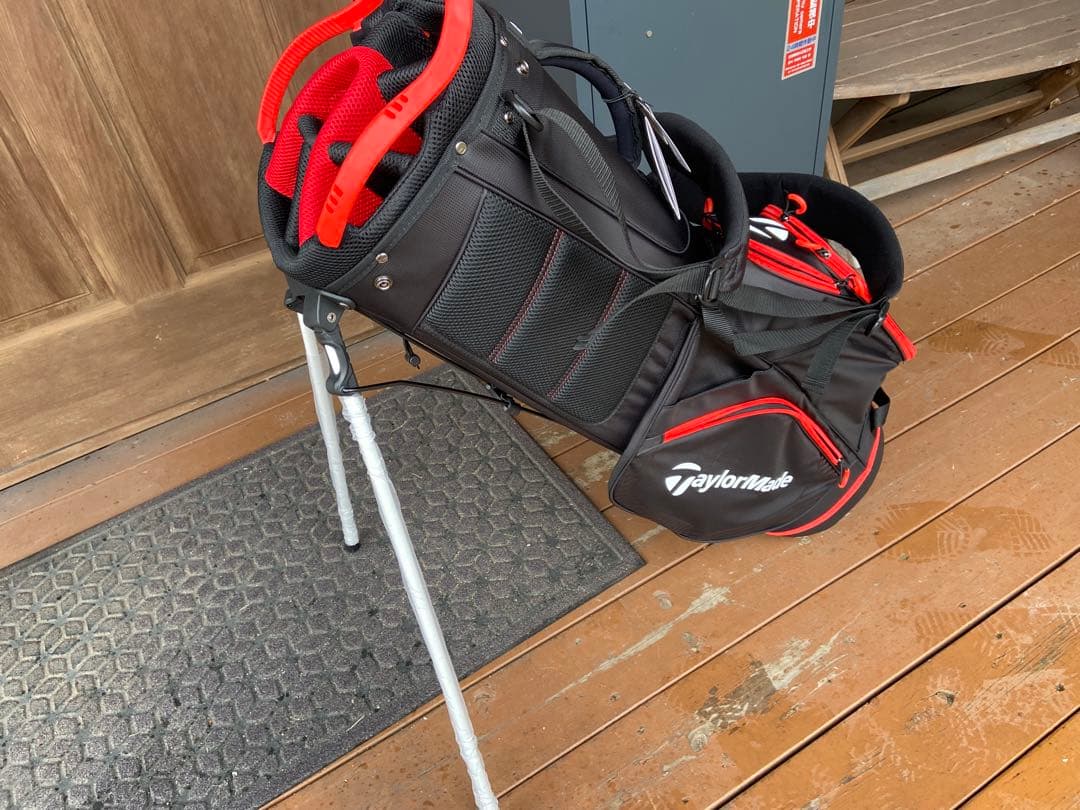 TaylorMade TF531 ゴルフバッグ ブラック/レッド　新品
