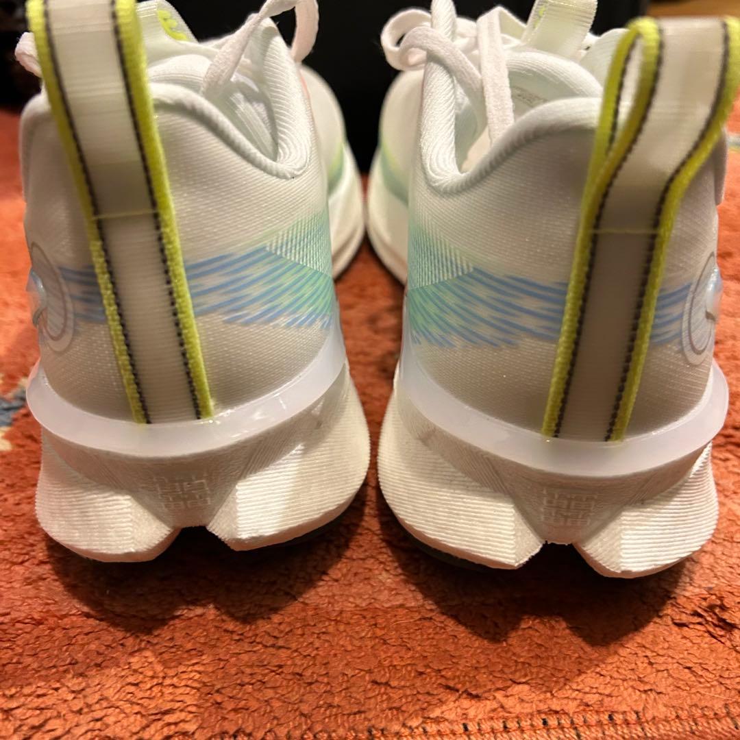 極美品 LI-NING RED HARE 8 PRO サイズ26㎝