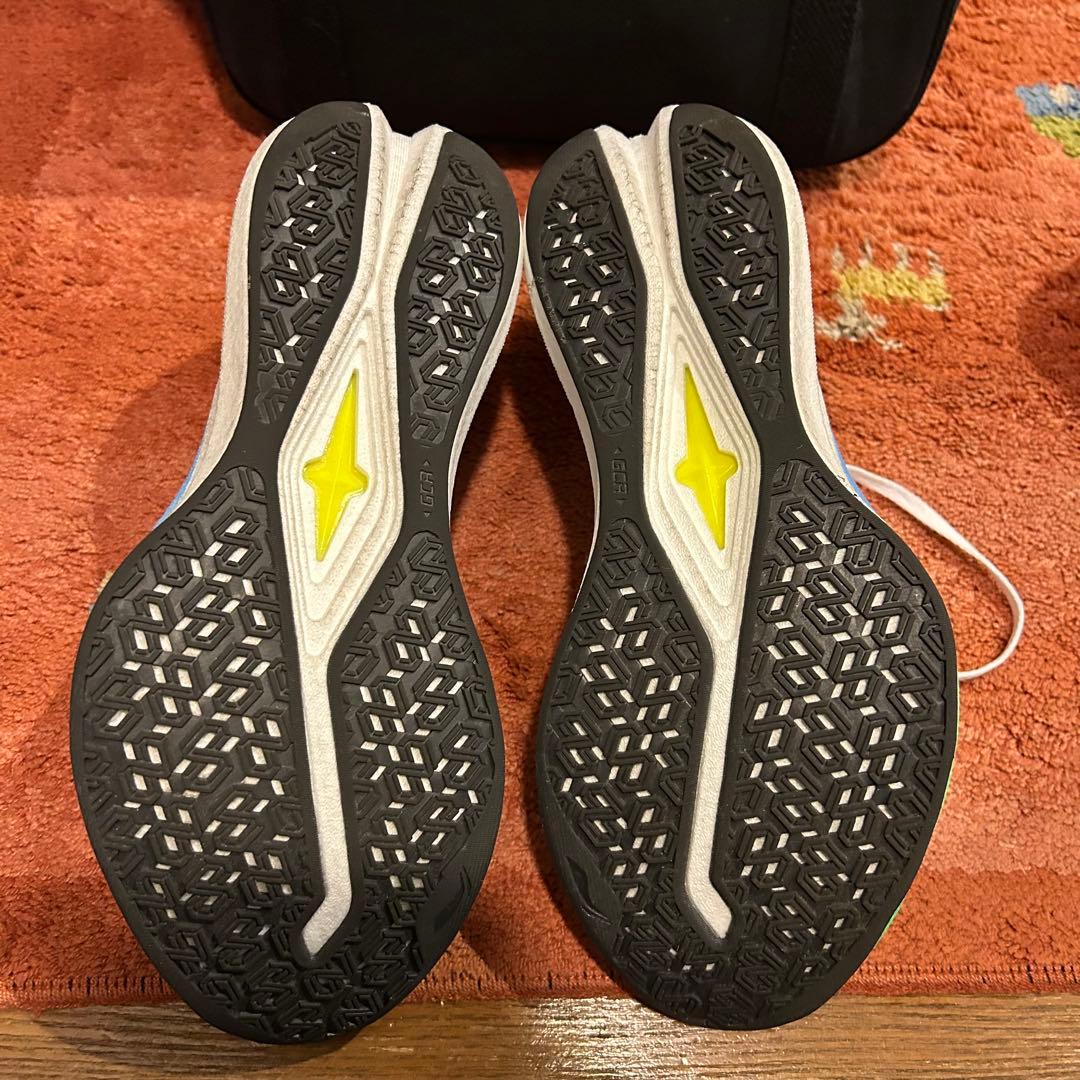極美品 LI-NING RED HARE 8 PRO サイズ26㎝
