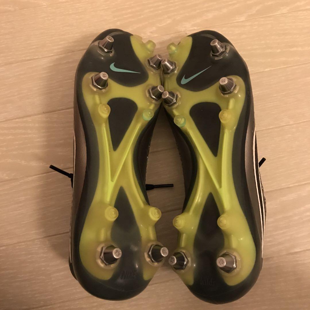 サッカースパイク　ナイキ　マジスタSG 25㎝
