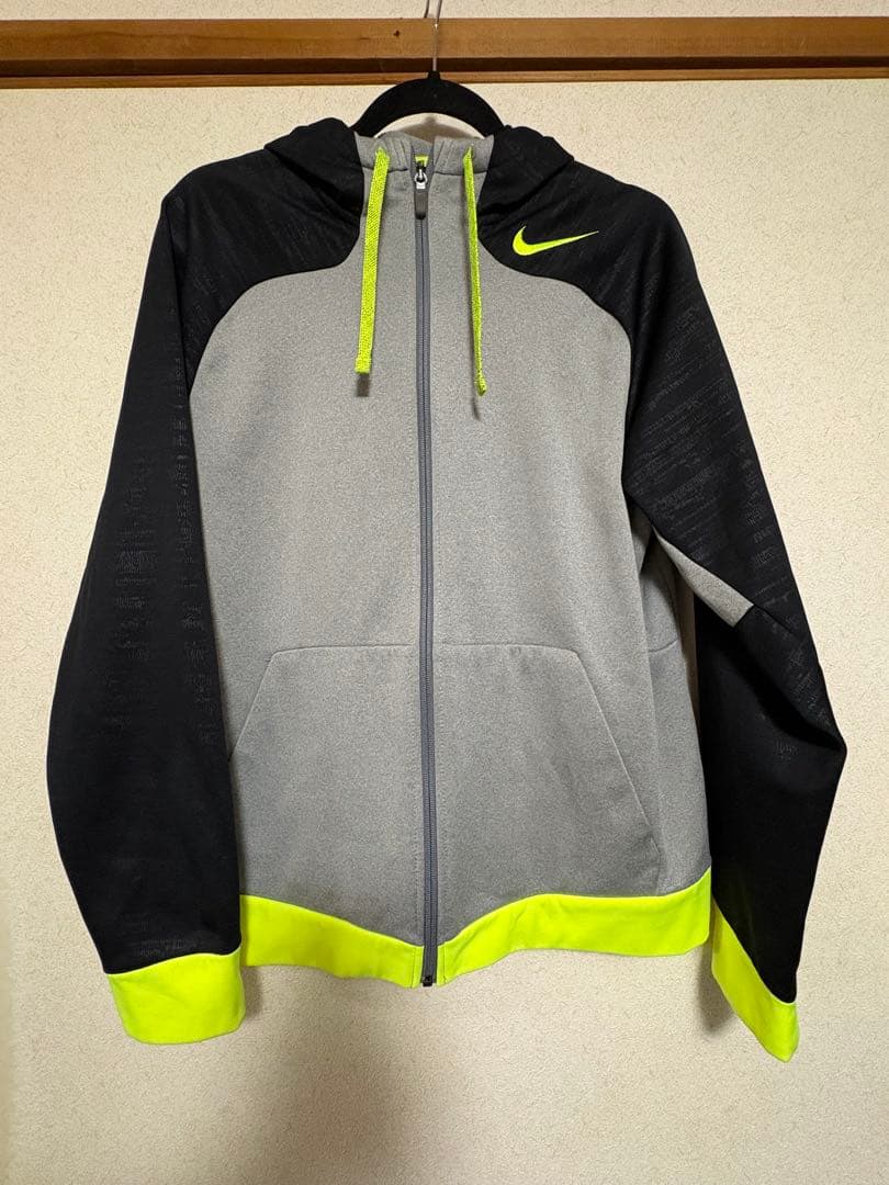 NIKE セットアップ　ジャージ上下　グレー　フード付き