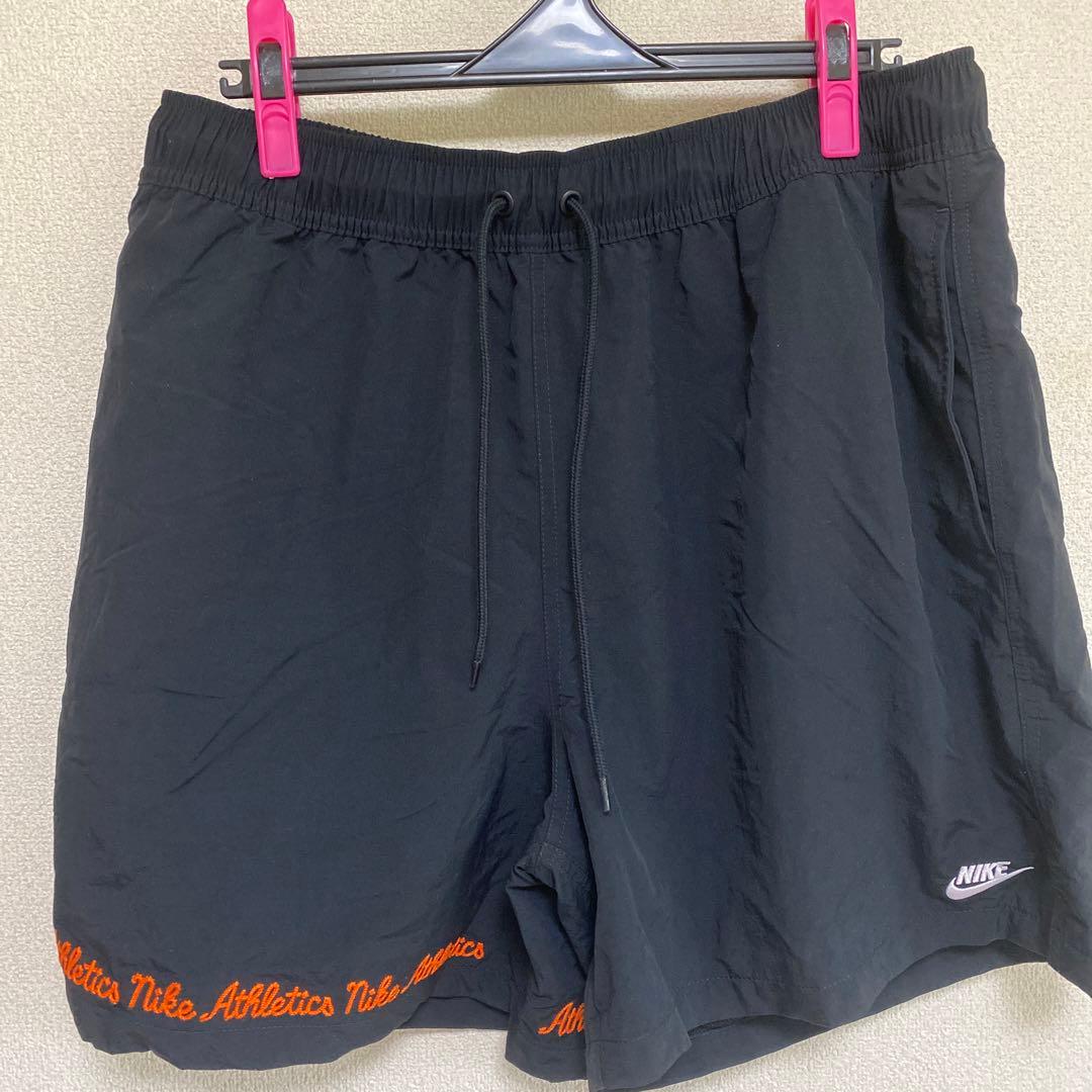 《新品・未使用》NIKE　ショートパンツ　ハーフパンツ