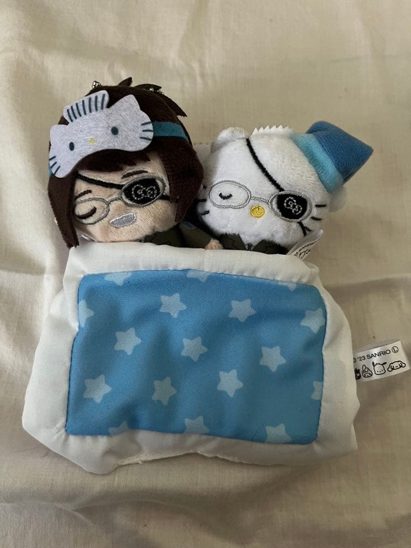 進撃の巨人　ハンジ　おふとん　ぬいぐるみ　サンリオ
