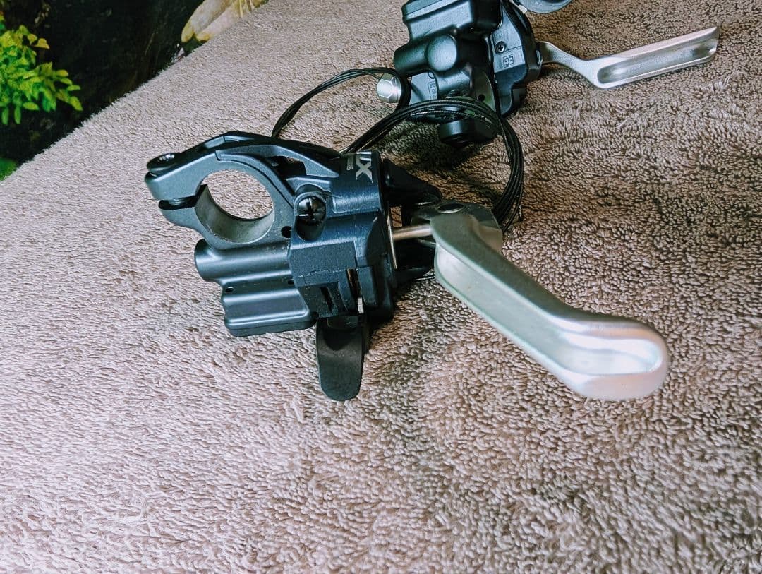 ST-M975 XTR SHIMANO　デュアルコントロールレバー