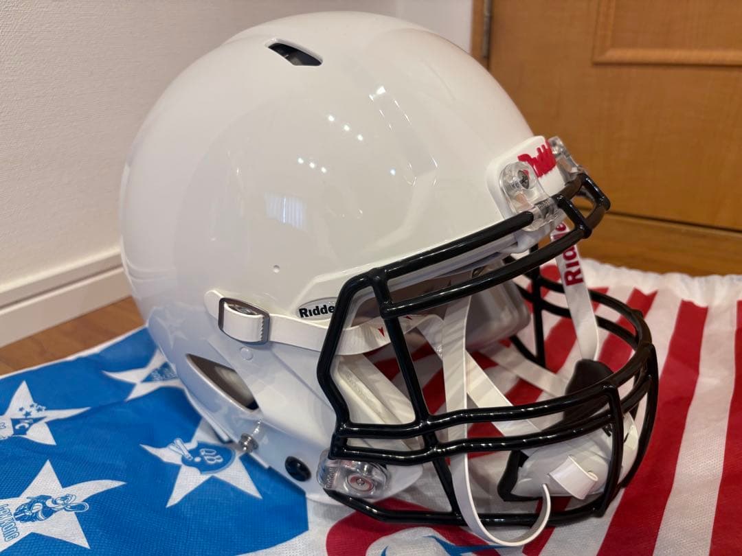 新品未使用Riddell ホワイト ヘルメット