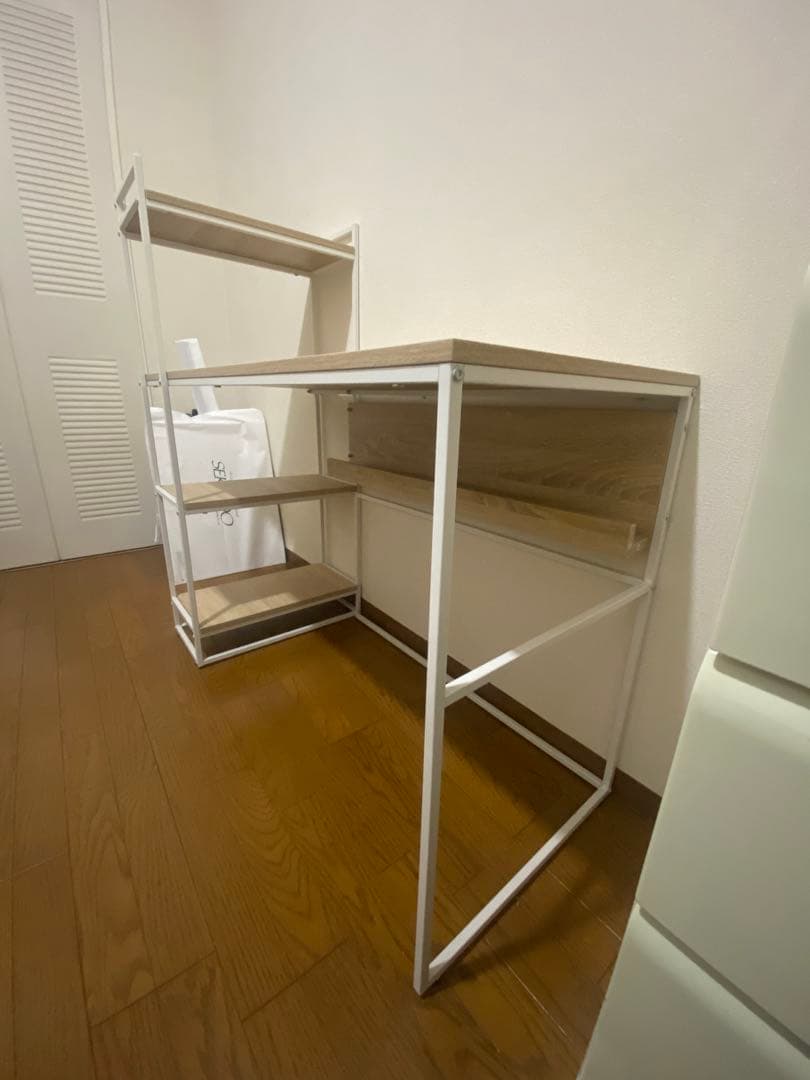 ホワイト 木目調 オープンシェルフ付きデスク