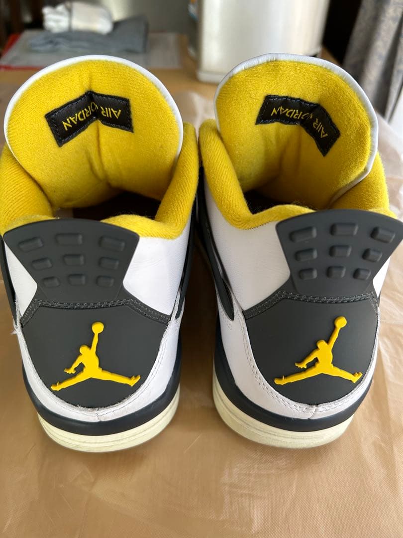 Air Jordan 4 ホワイト/イエロー