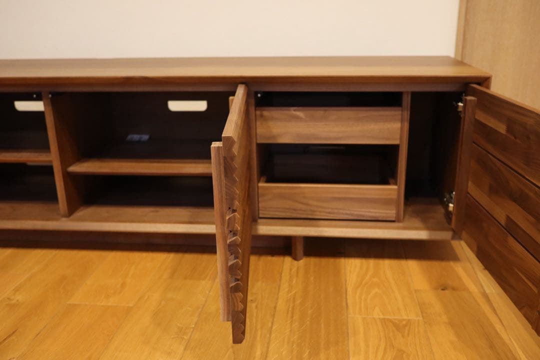 カリモク　ソリッドボード　テレビ台　ウォルナット