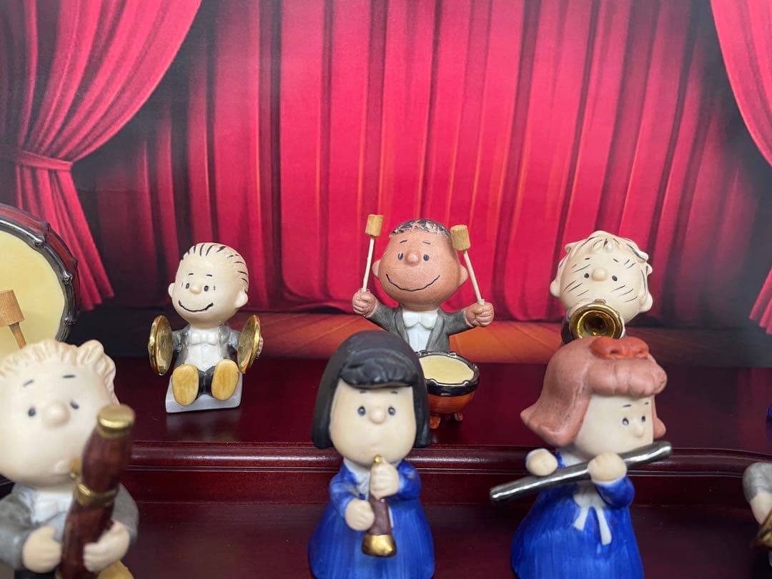 磁器製ピーナッツ交響楽団SNOOPY & HIS FRIENDS 18体